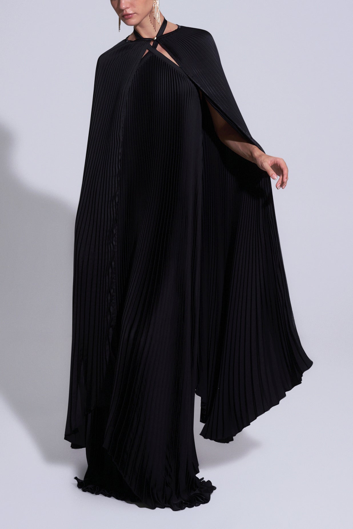 Extravagance Cape - Noir