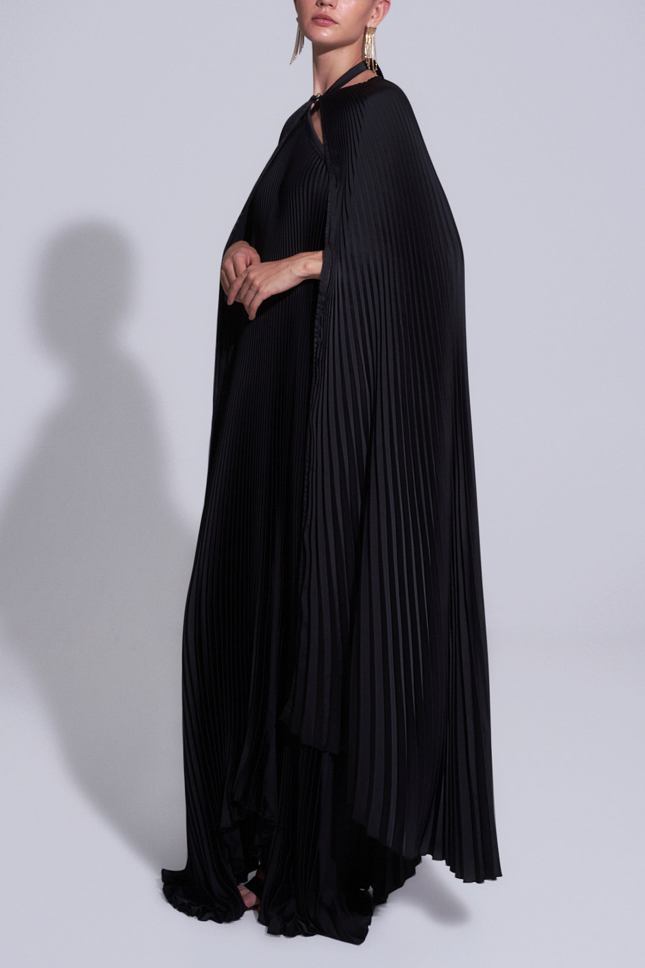 Extravagance Cape - Noir