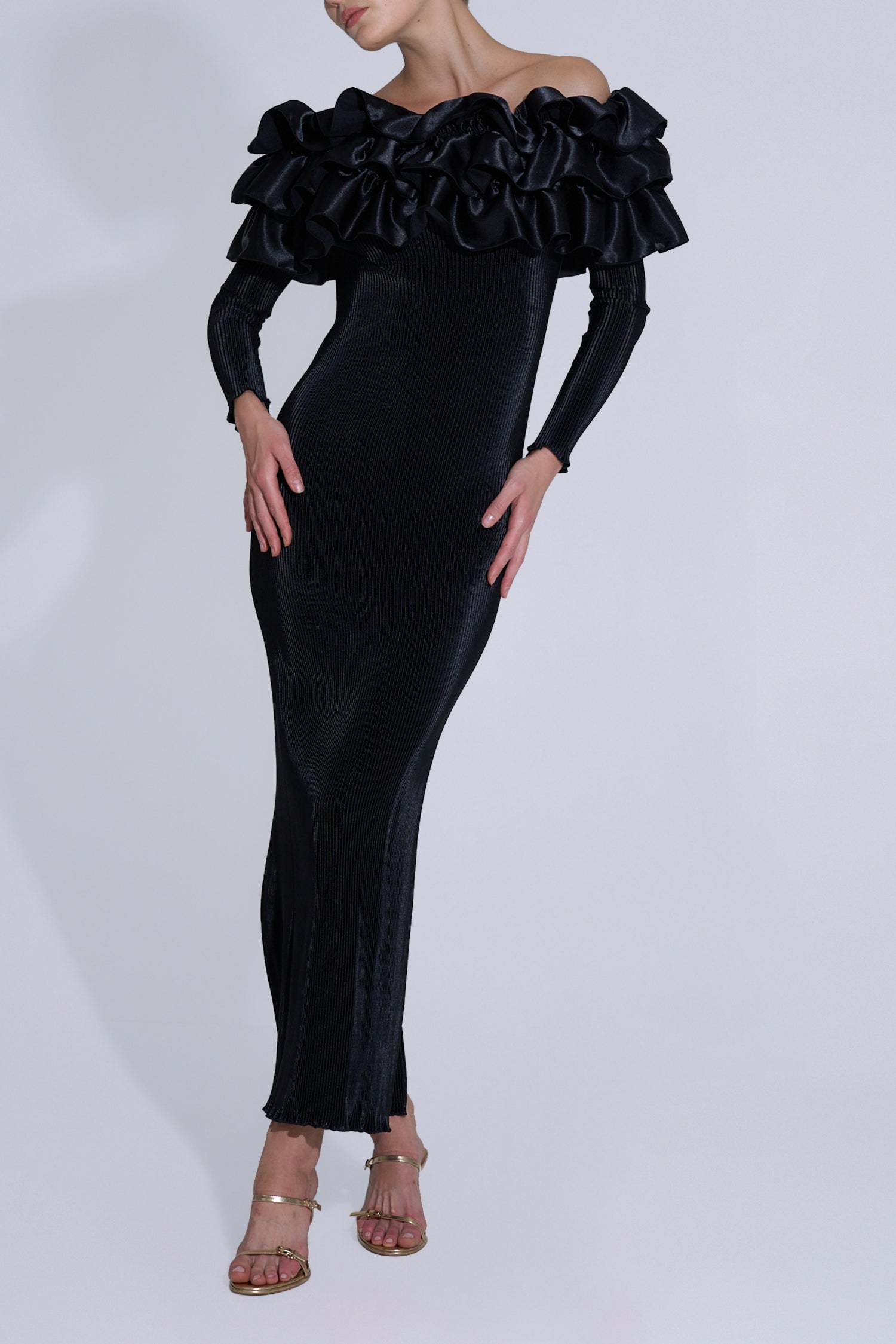 knee length dresses for ladies Paris Sleeved Tube Dress - Noir - L'idée | Woman – L'IDÉE