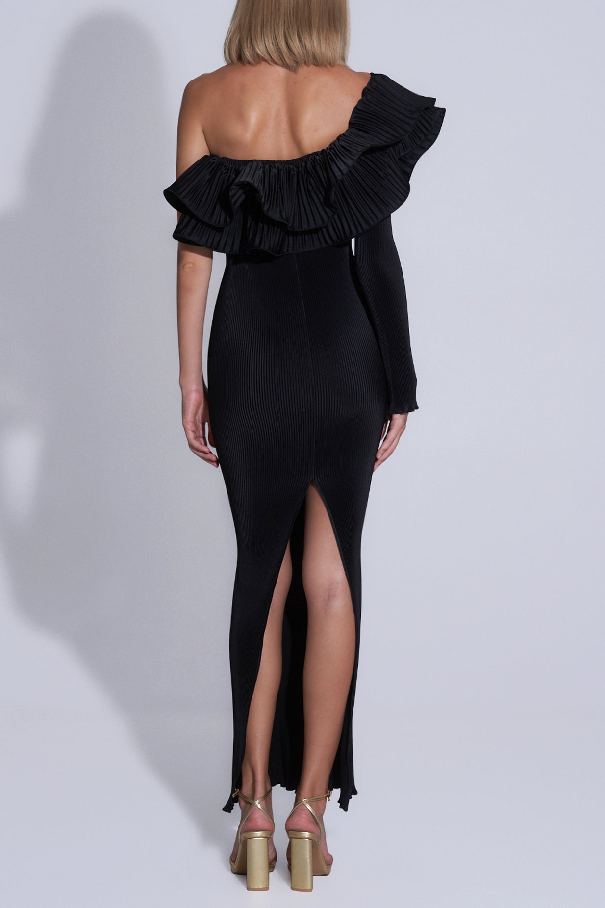 Premiere One Sleeved Gown - Noir