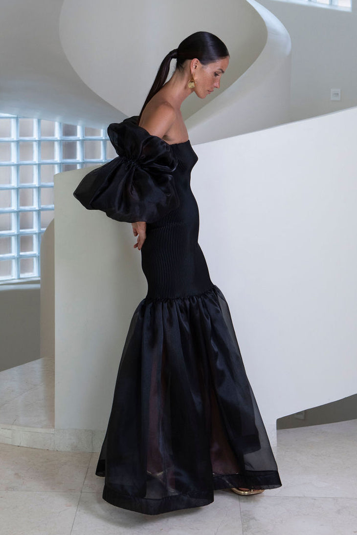 Vanity Sleeved Gown - Noir
