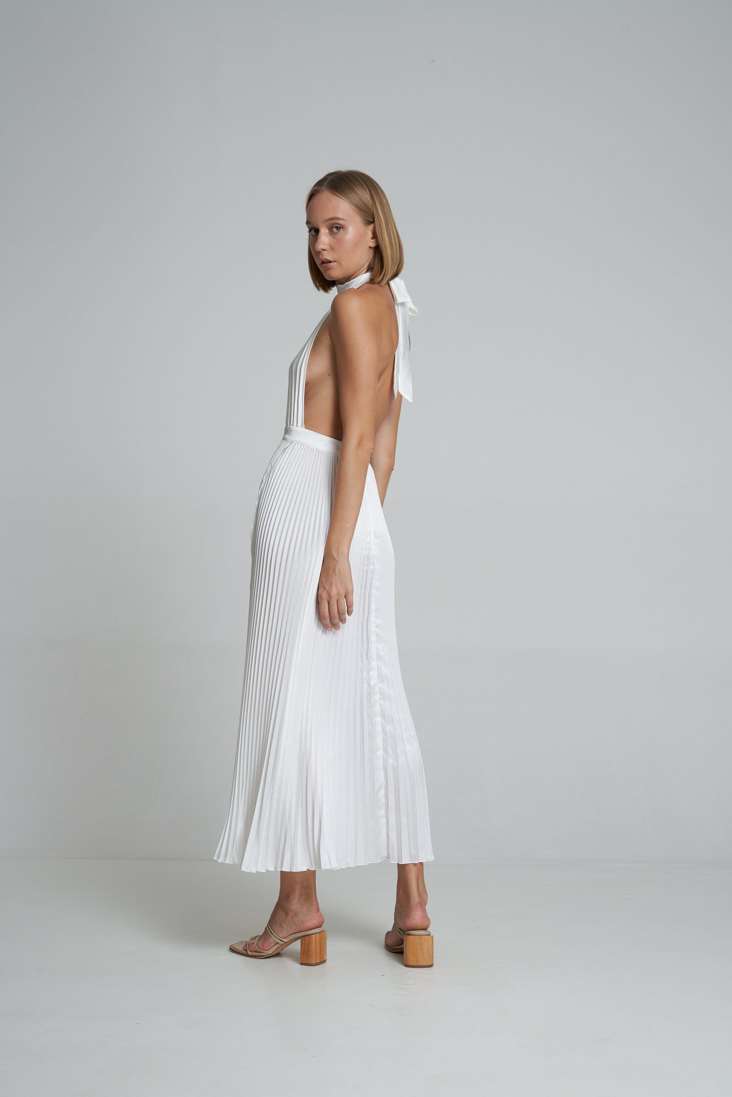 Renaissance Backless Split Gown - Blanc