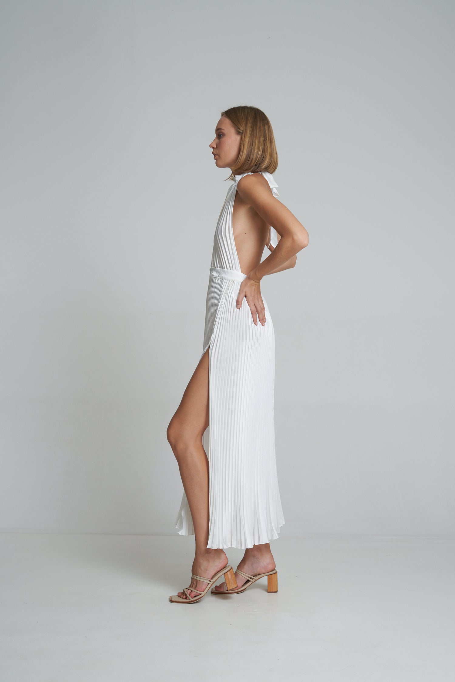 Renaissance Backless Split Gown - Blanc